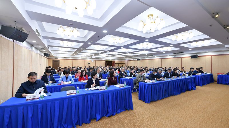 成人高考与自考：含金量哪个更高，揭秘两者区别